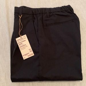 Brand New Men’s MUJI Water Repellent One Tucked Pants Black XS size